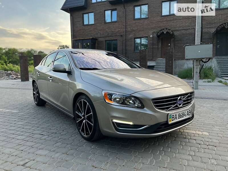 Седан Volvo S60 2015 в Кропивницком