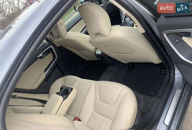 Седан Volvo S60 2016 в Києві