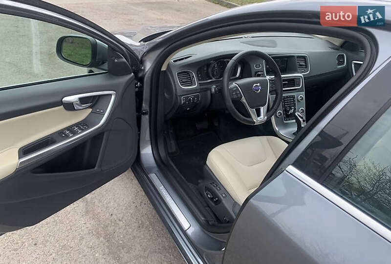Седан Volvo S60 2016 в Києві