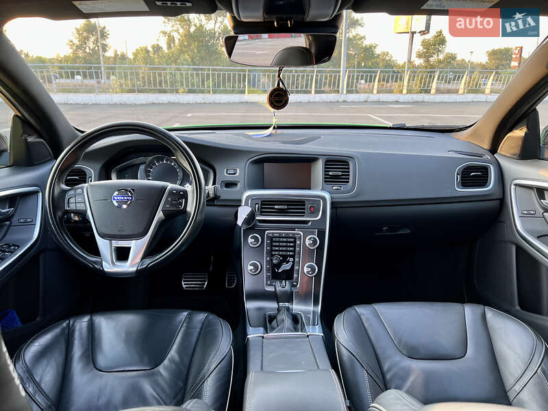 Седан Volvo S60 2015 в Киеве фото 40 Седан Volvo S60 2015 в Киеве