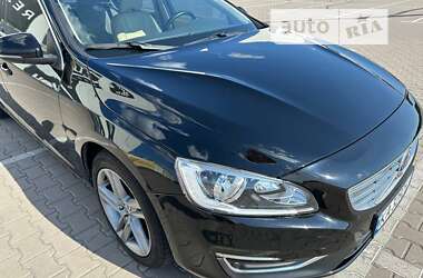 Седан Volvo S60 2014 в Киеве