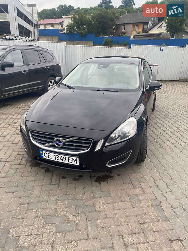 Седан Volvo S60 2010 в Черновцах