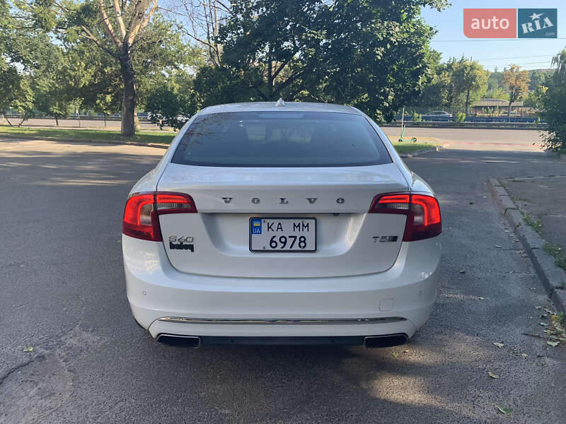 Седан Volvo S60 2017 в Киеве
