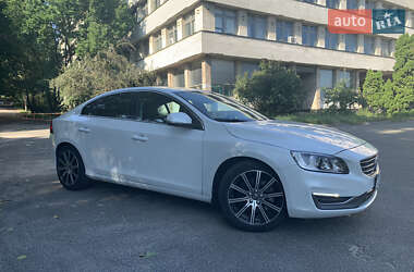 Седан Volvo S60 2017 в 