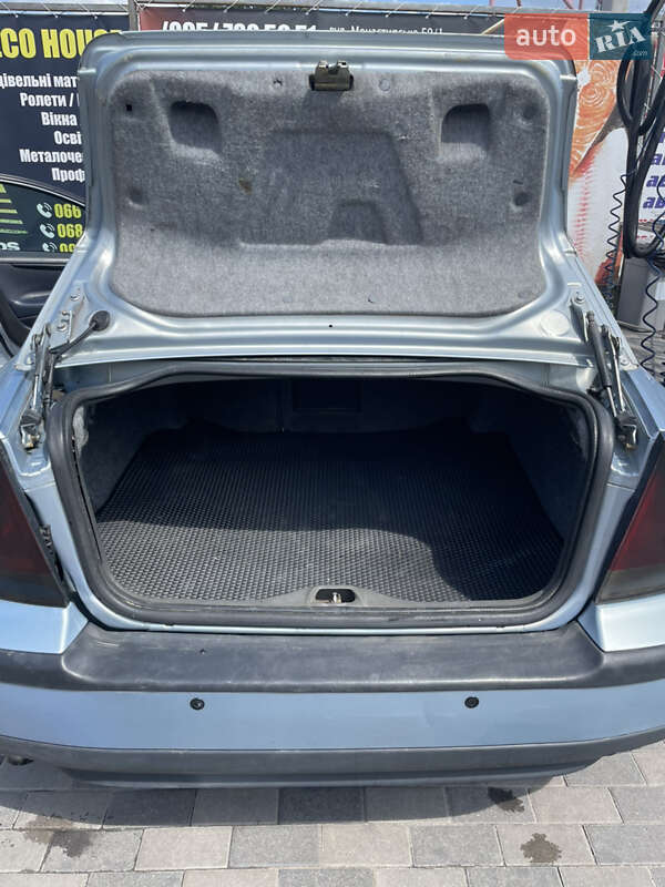 Седан Volvo S60 2001 в Киеве