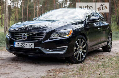 Седан Volvo S60 2016 в Львові