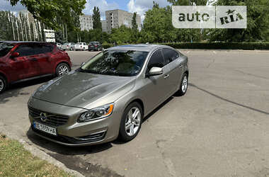 Седан Volvo S60 2014 в Южноукраинске