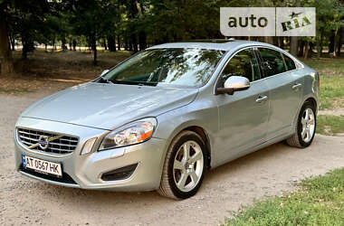 Седан Volvo S60 2013 в Ивано-Франковске