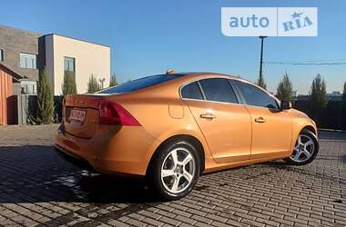 Седан Volvo S60 2011 в Ровно