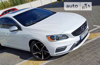 Седан Volvo S60 2015 в Киеве