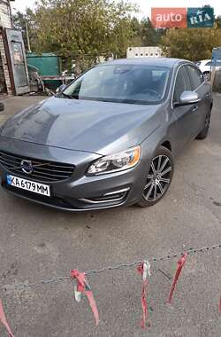 Седан Volvo S60 2016 в 