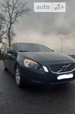 Седан Volvo S60 2012 в Львові