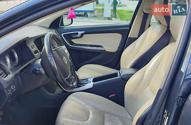 Седан Volvo S60 2012 в 