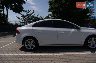 Седан Volvo S60 2013 в Тернополі