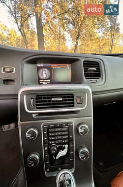 Седан Volvo S60 2014 в 