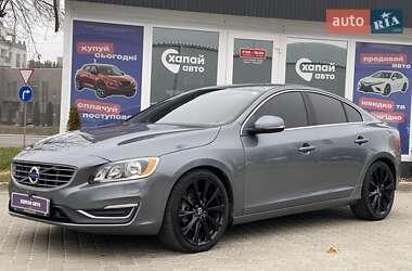 Седан Volvo S60 2015 в Львові