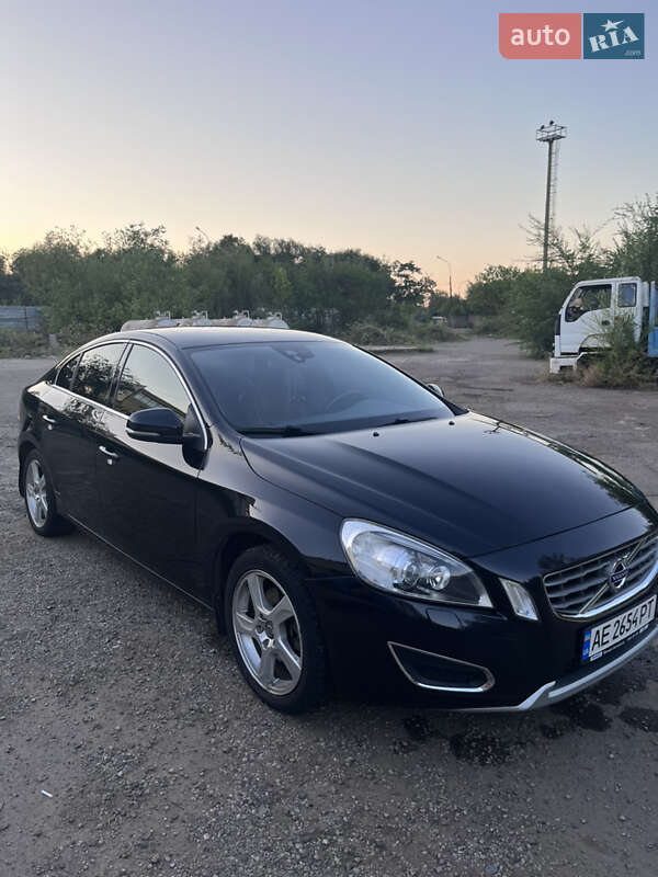 Седан Volvo S60 2011 в Кривом Роге
