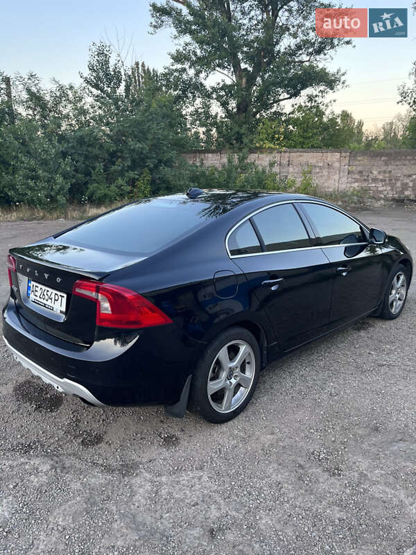 Седан Volvo S60 2011 в Кривом Роге