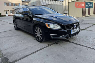 Седан Volvo S60 2015 в Киеве