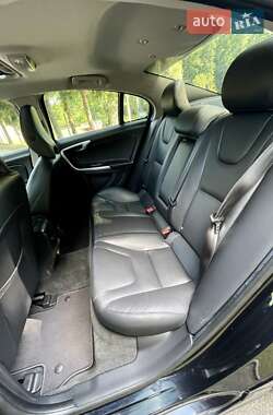 Седан Volvo S60 2014 в 