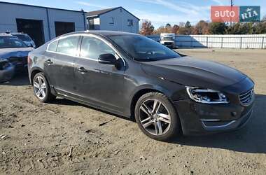 Седан Volvo S60 2015 в Ровно