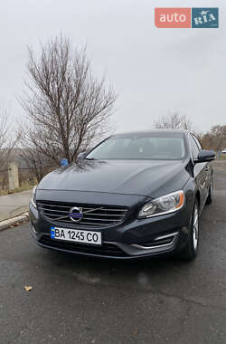 Седан Volvo S60 2013 в Южноукраинске