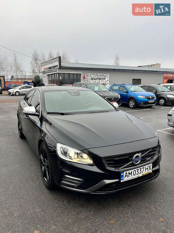 Седан Volvo S60 2015 в Житомирі