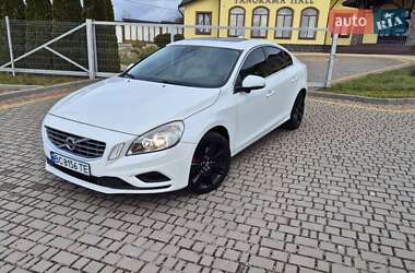 Седан Volvo S60 2013 в Львові