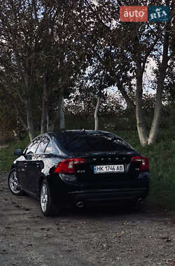 Седан Volvo S60 2013 в 