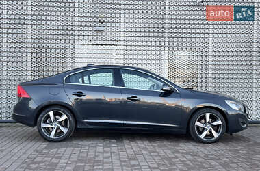 Седан Volvo S60 2011 в Львове