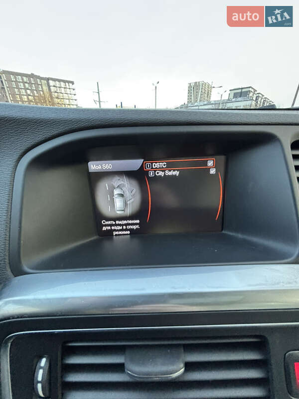 Седан Volvo S60 2012 в Львове