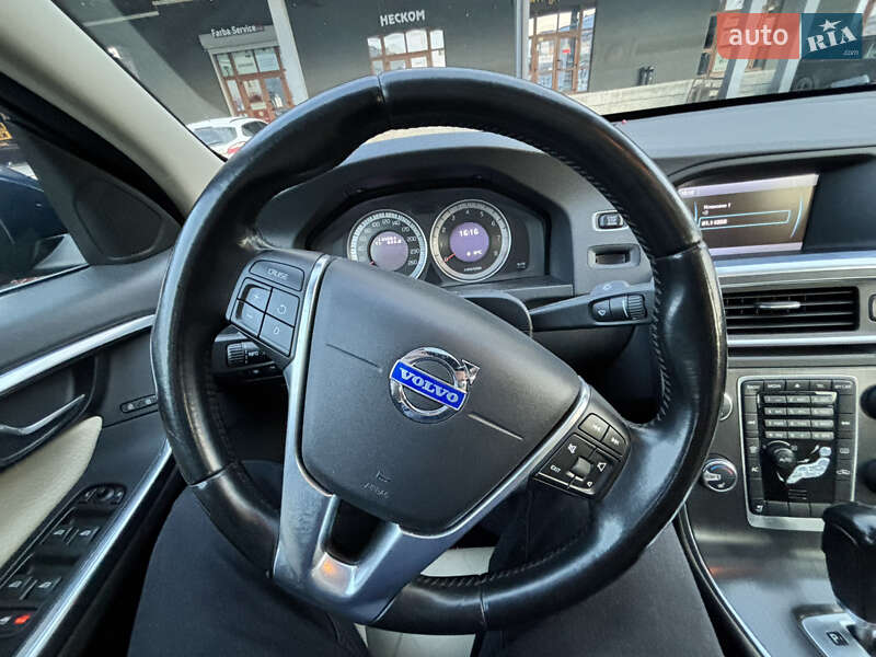 Седан Volvo S60 2012 в Львове
