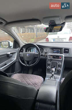 Седан Volvo S60 2015 в 