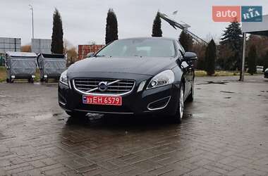 Седан Volvo S60 2013 в Дубно