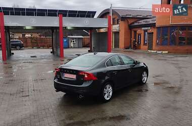 Седан Volvo S60 2013 в Дубно