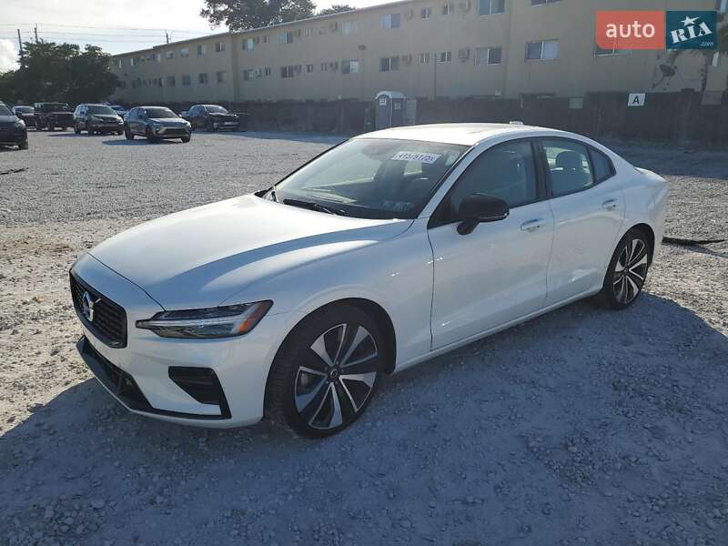 Седан Volvo S60 2022 в 