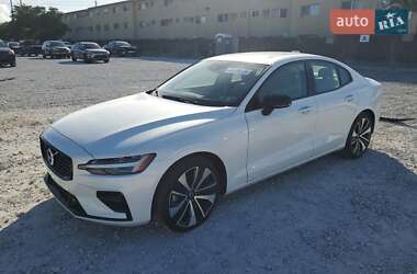 Седан Volvo S60 2022 в 