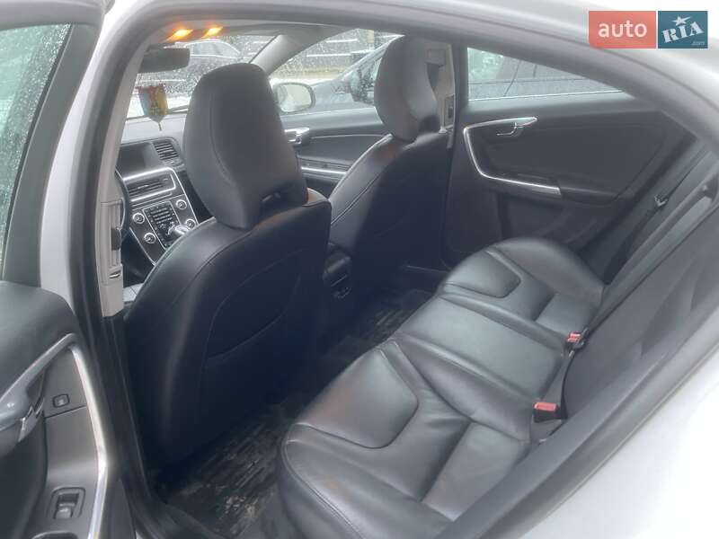 Седан Volvo S60 2014 в Львові фото 28 Седан Volvo S60 2014 в Львові