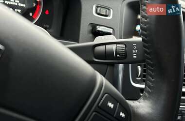 Седан Volvo S60 2012 в 