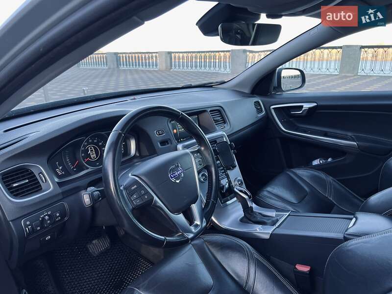 Седан Volvo S60 2016 в Киеве