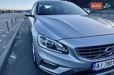 Седан Volvo S60 2016 в Киеве