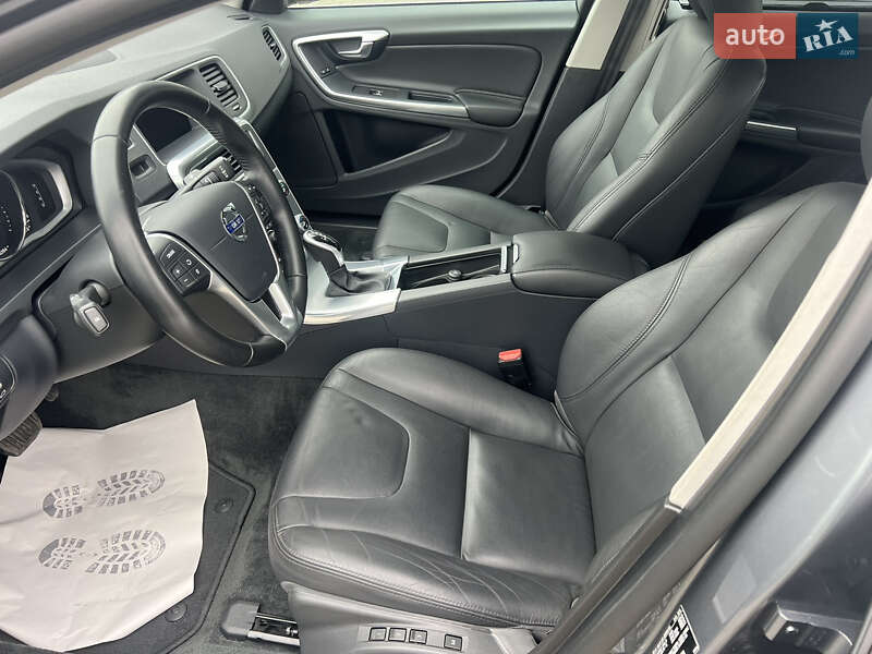 Седан Volvo S60 2016 в Луцке