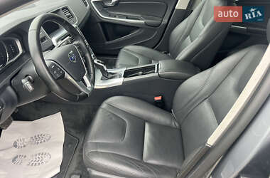 Седан Volvo S60 2016 в 