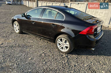 Седан Volvo S60 2012 в 
