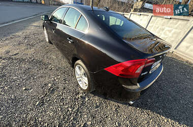 Седан Volvo S60 2012 в 