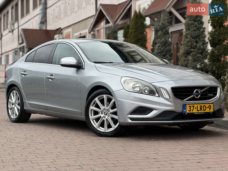 Седан Volvo S60 2011 в Стрые