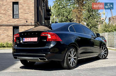 Седан Volvo S60 2016 в 