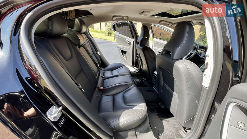 Седан Volvo S60 2016 в Ивано-Франковске