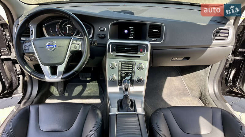 Седан Volvo S60 2016 в Ивано-Франковске