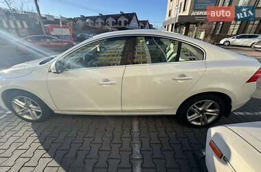 Седан Volvo S60 2014 в Києві